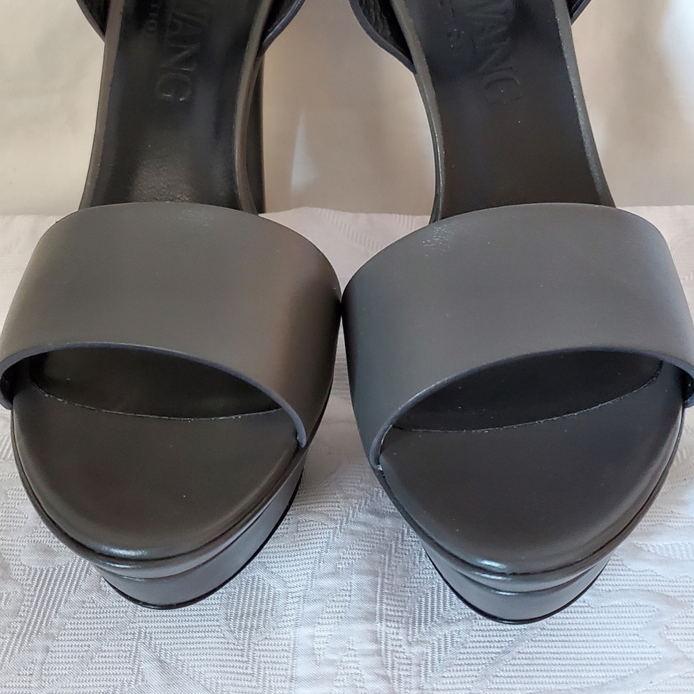 NWT Vera Wang Pewter Heels SZ 38.5 - Picture 4 of 9